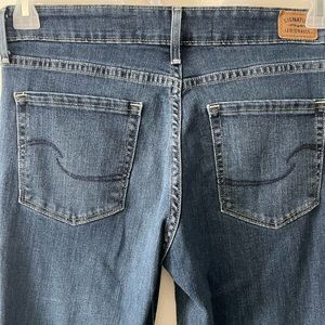 Mid rise boot cut Levi jeans size 28/6